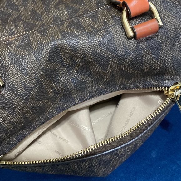 Michael Kors handbag - Picture 8 of 12